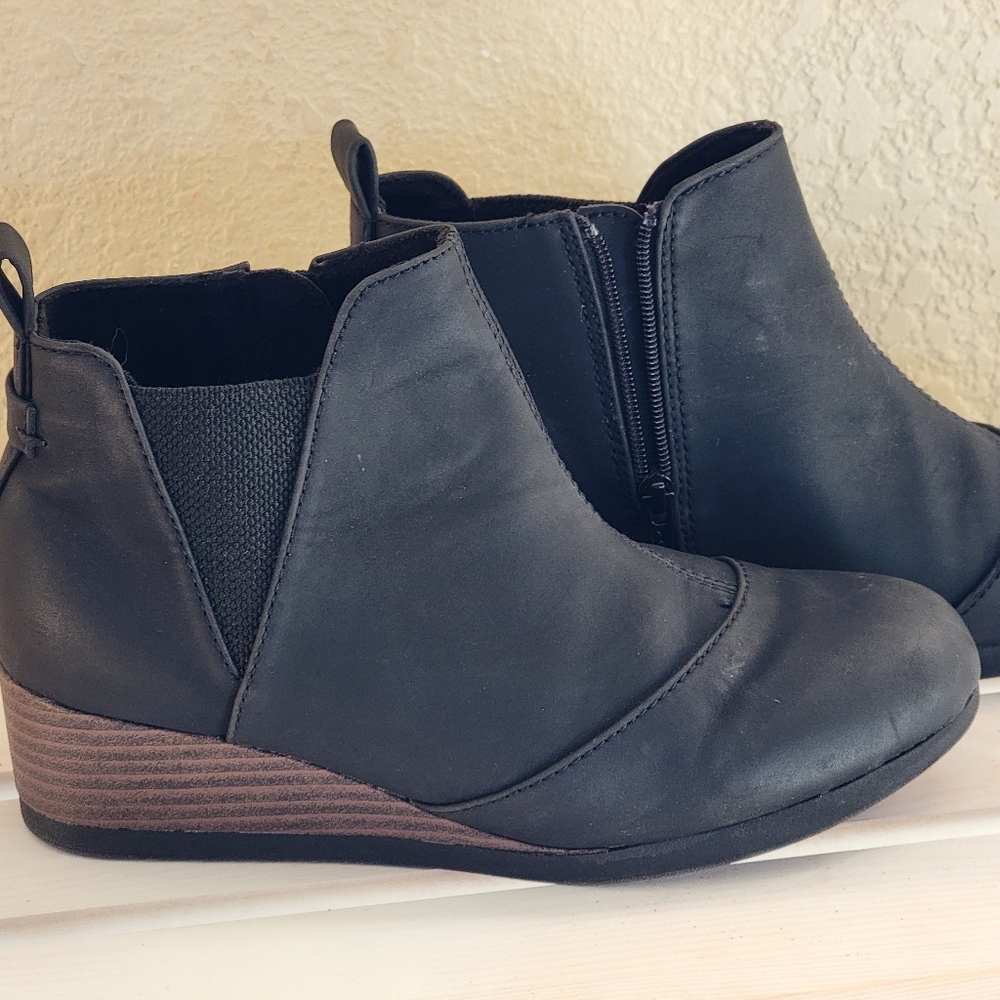 Toms Kelsey wedge heels boots booties girls sz3